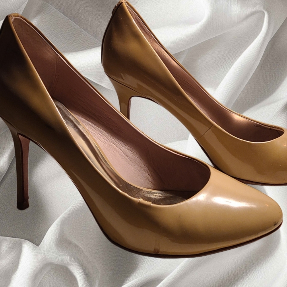 Coach Tan Heels Sleek Pointed Toe